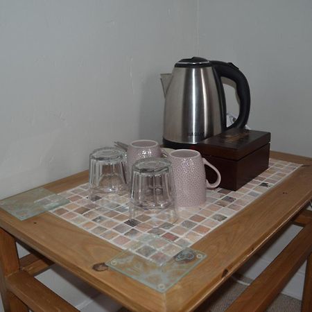 Les Bruyeres B&B 2 Montbron 外观 照片