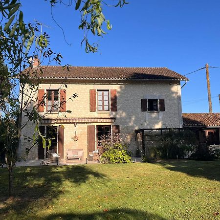 Les Bruyeres B&B 2 Montbron 外观 照片