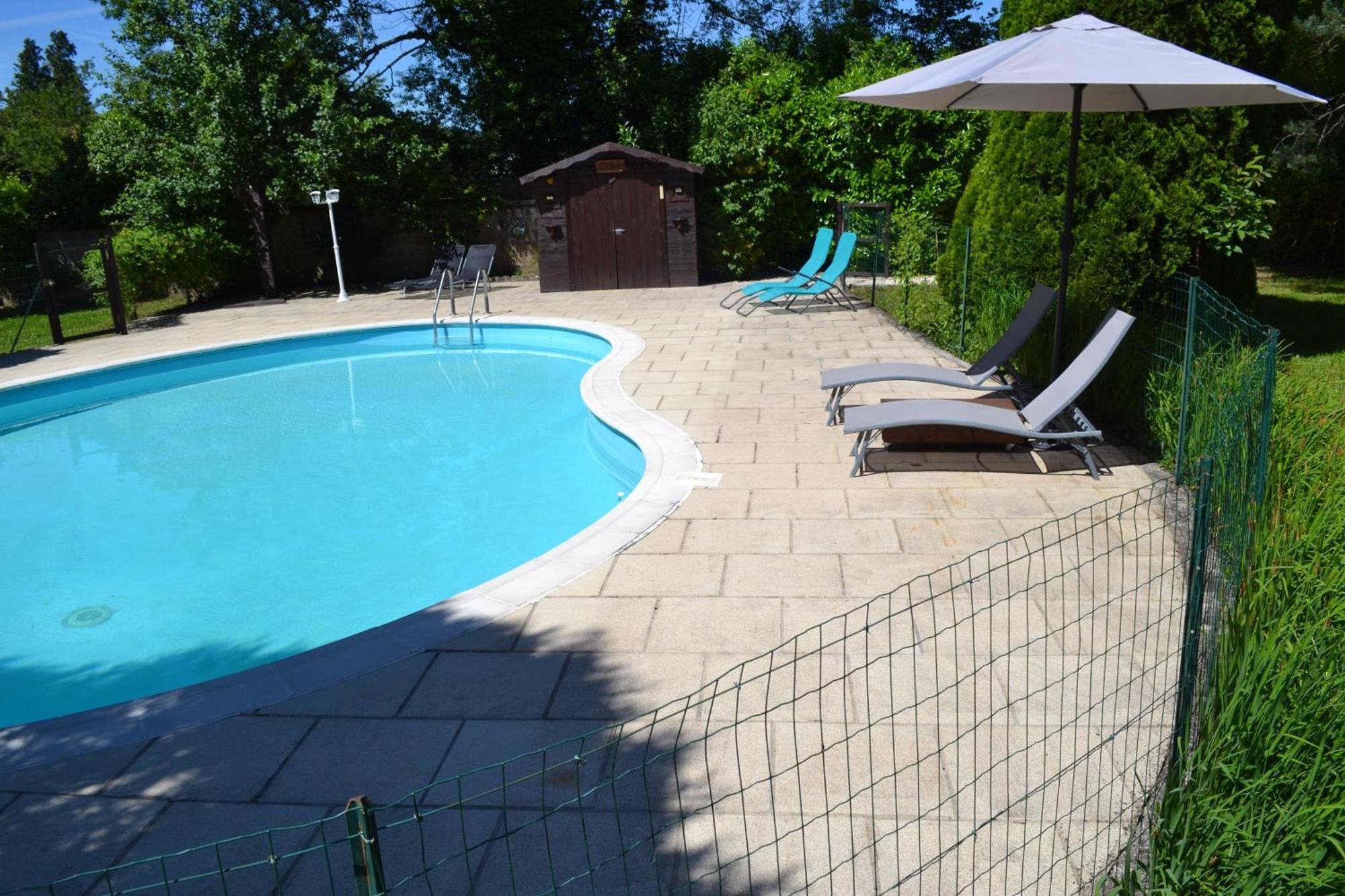 Les Bruyeres B&B 2 Montbron 外观 照片