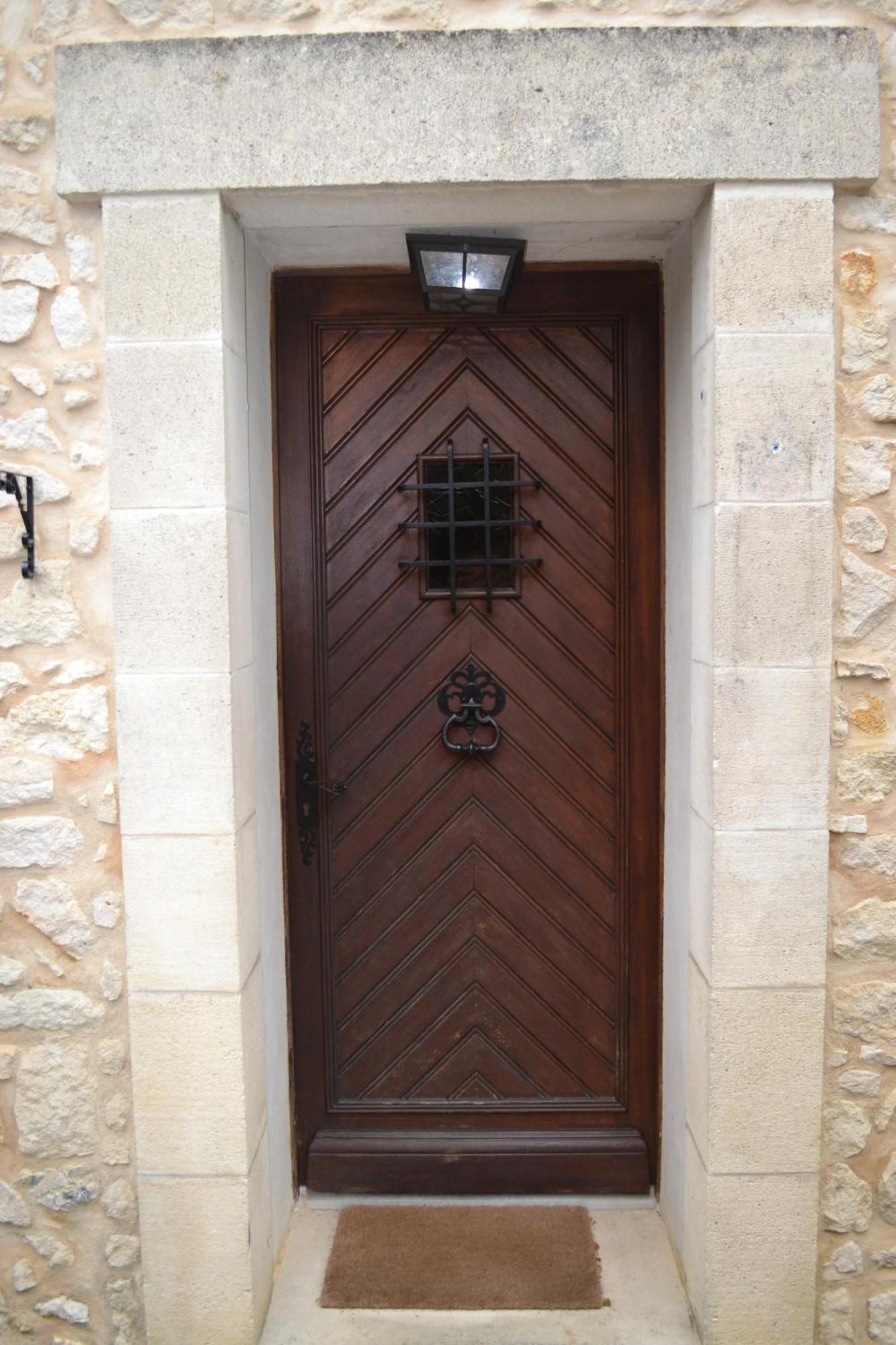 Les Bruyeres B&B 2 Montbron 外观 照片