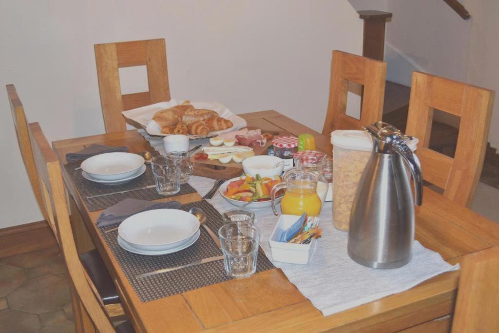 Les Bruyeres B&B 2 Montbron 外观 照片