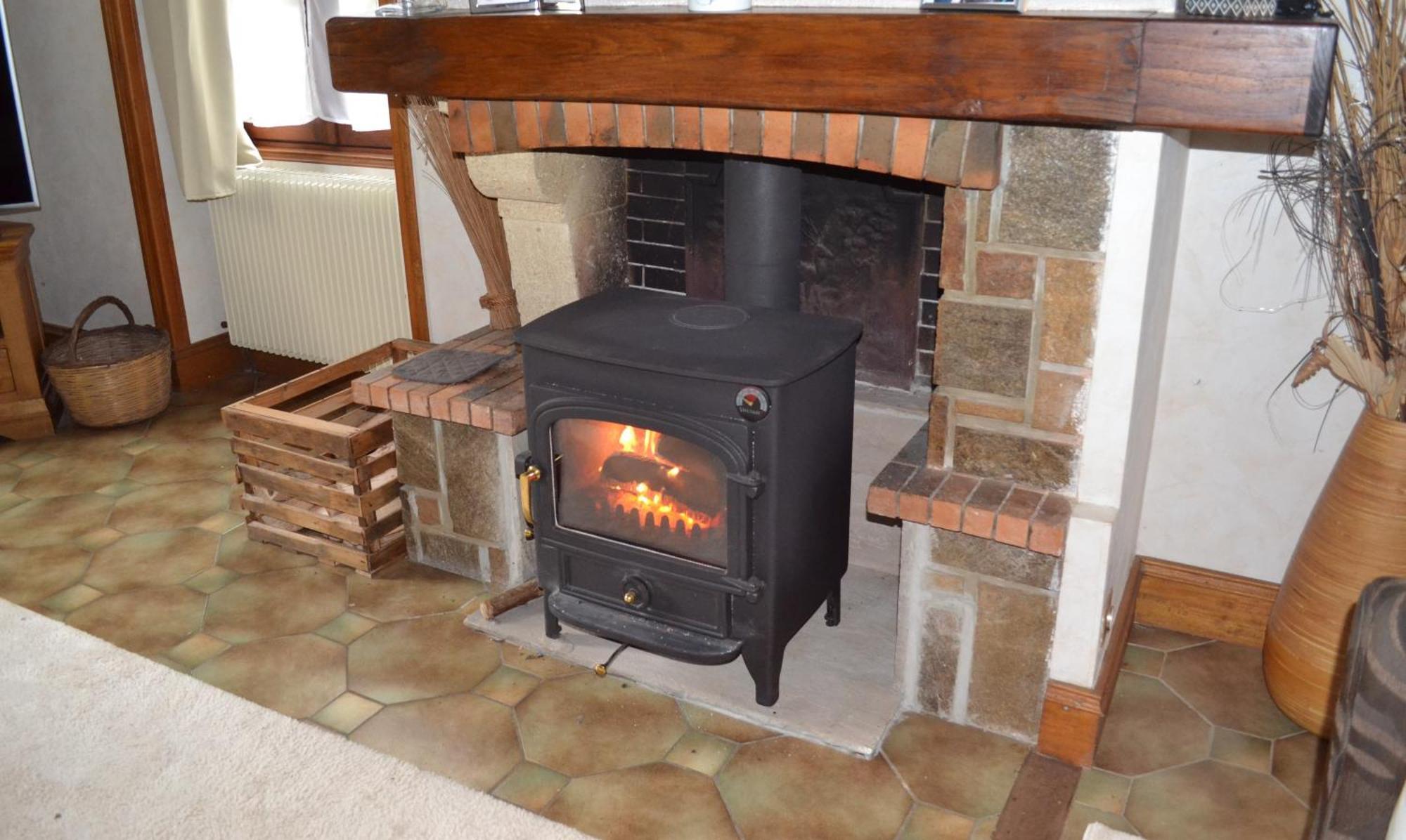 Les Bruyeres B&B 2 Montbron 外观 照片