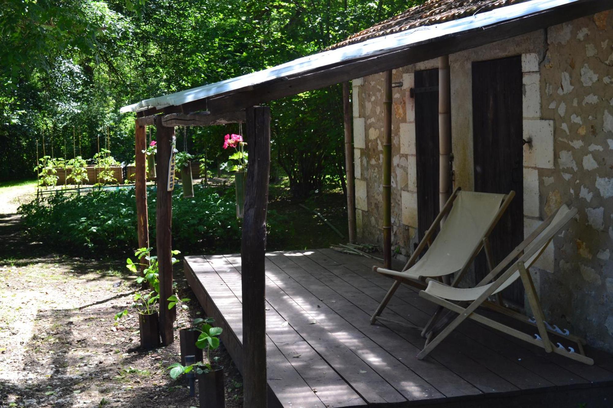 Les Bruyeres B&B 2 Montbron 外观 照片