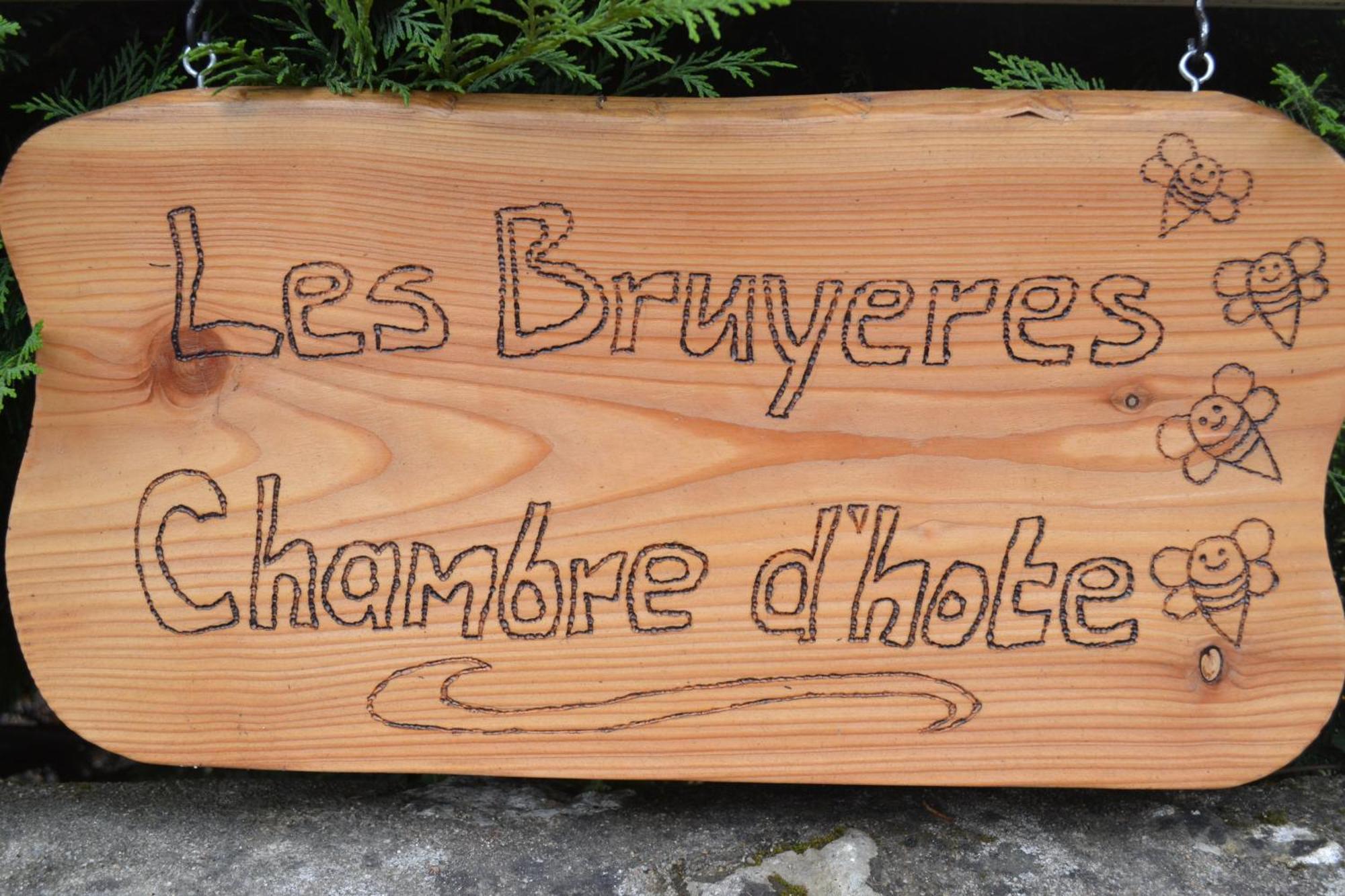 Les Bruyeres B&B 2 Montbron 外观 照片